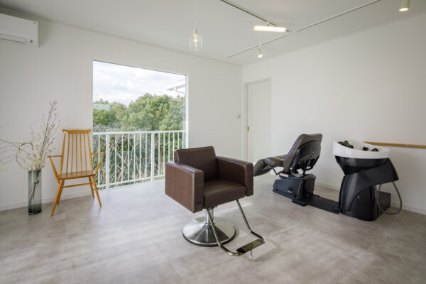 店舗/店づくり施工事例に「 Yaeka hair salon 」を追加しました。